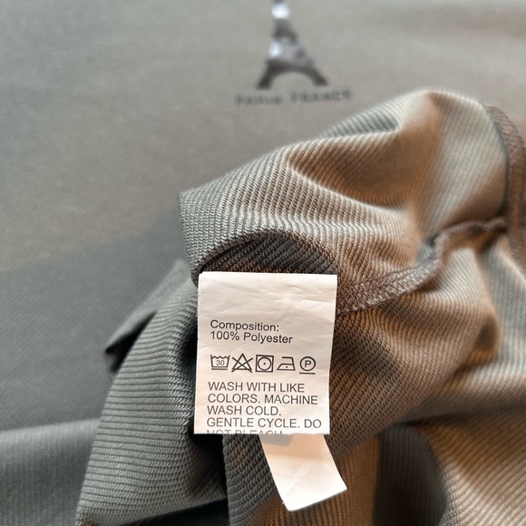 Paris (France) Polyester T-Shirt - Picture 3 of 3